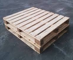 wood pallet builder